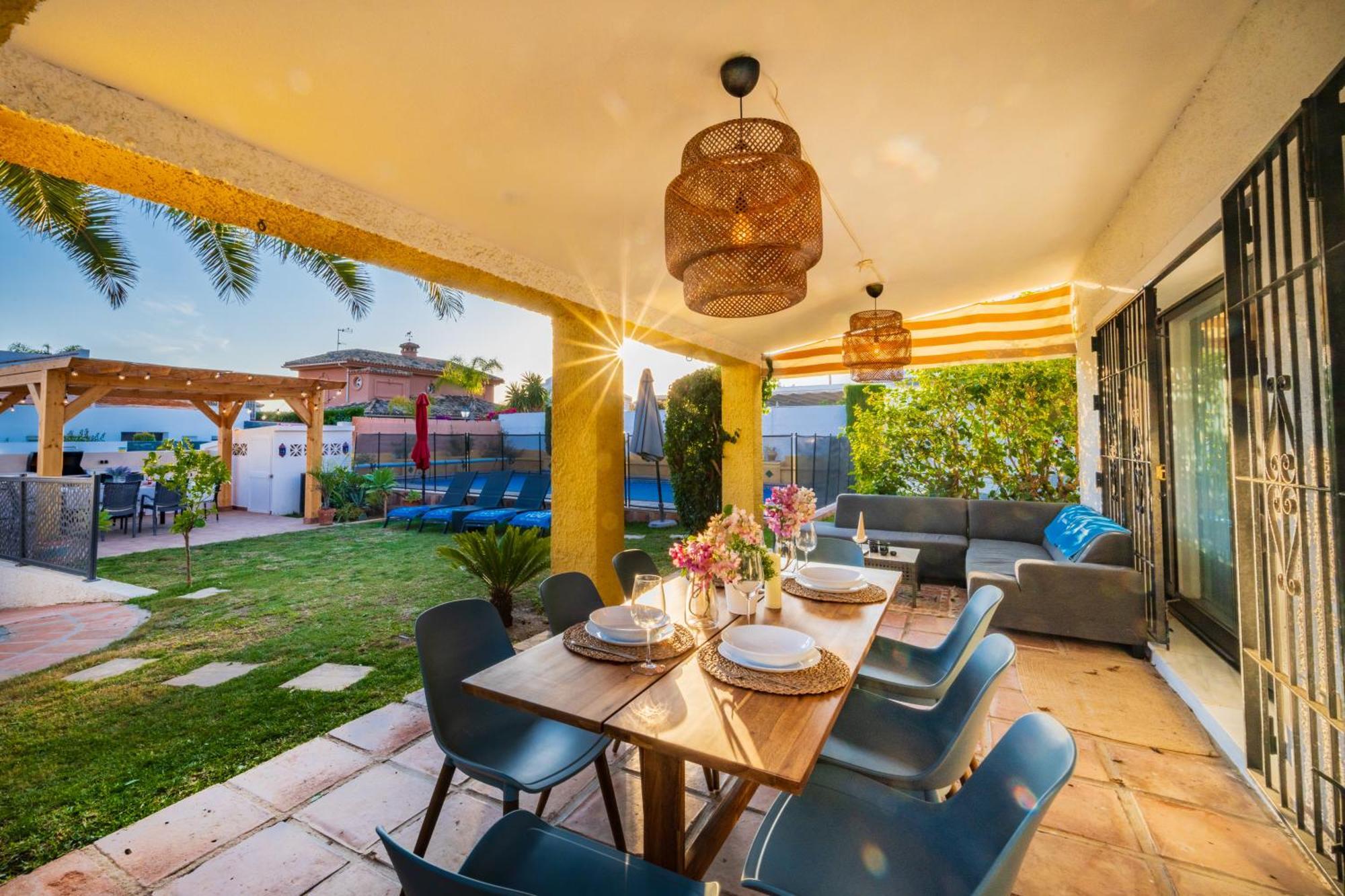 Typical Beach House Las Chapas Playa With Heated Pool Марбелья Экстерьер фото