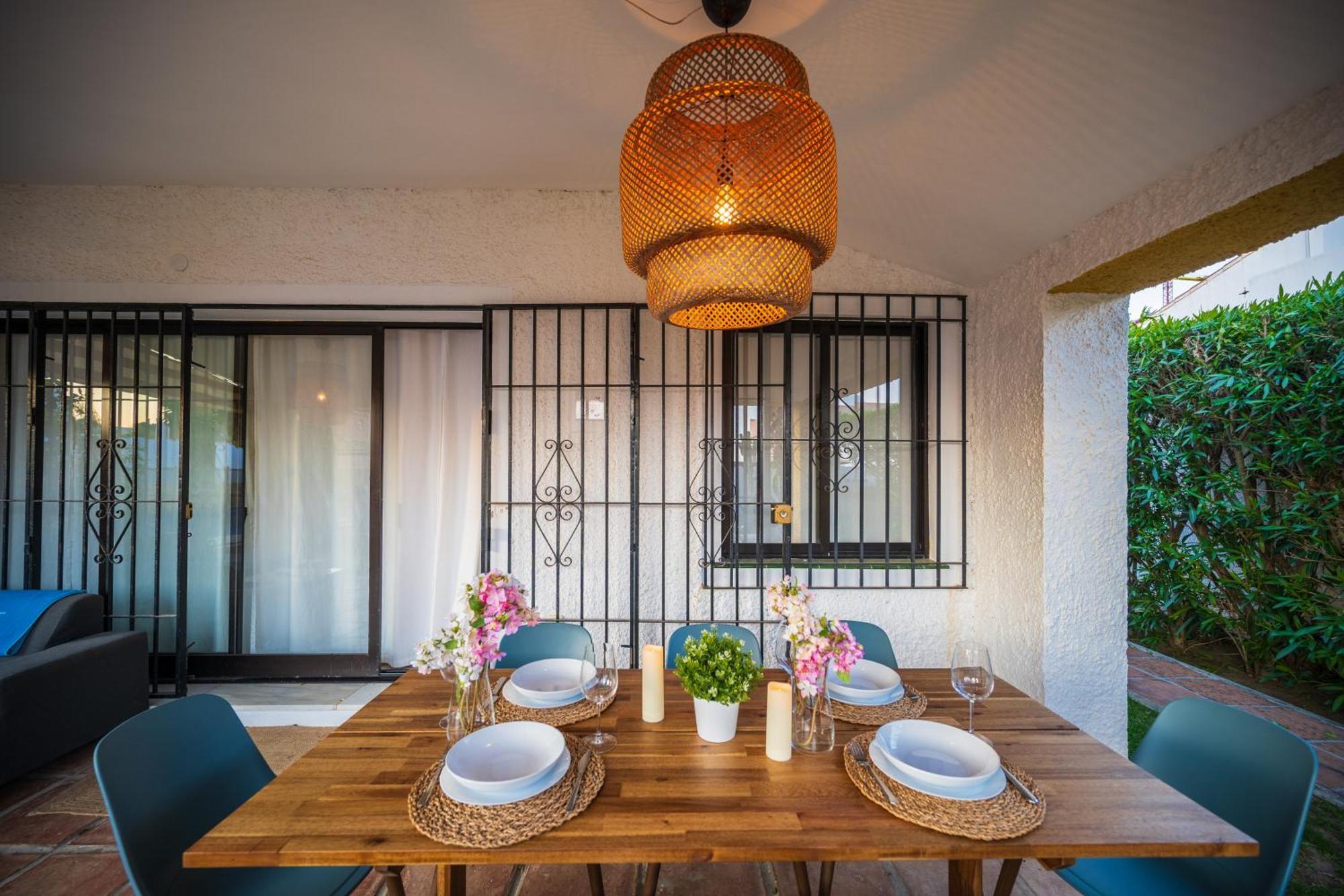 Typical Beach House Las Chapas Playa With Heated Pool Марбелья Экстерьер фото