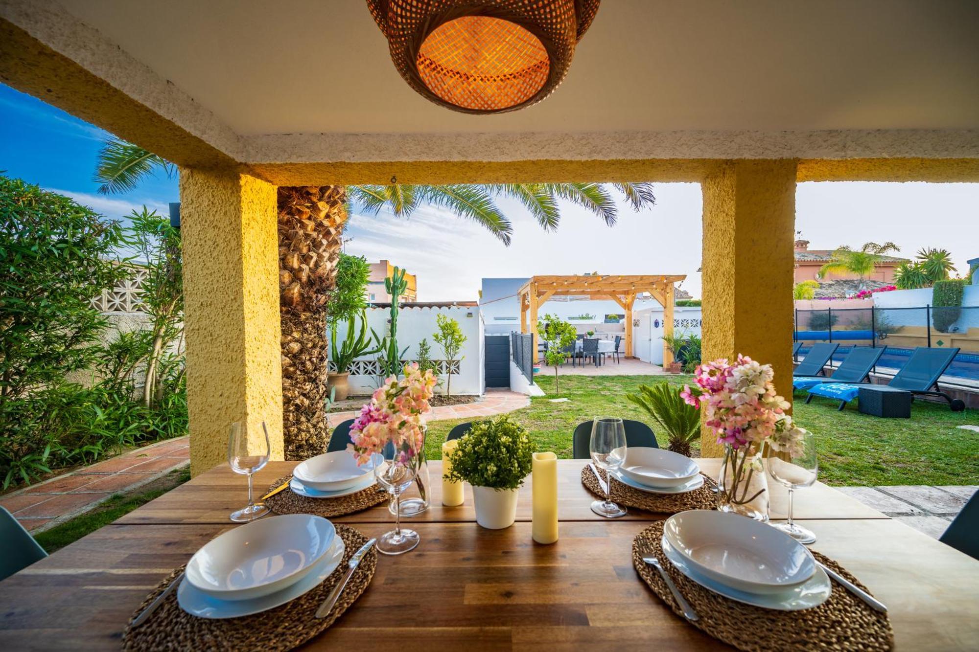 Typical Beach House Las Chapas Playa With Heated Pool Марбелья Экстерьер фото