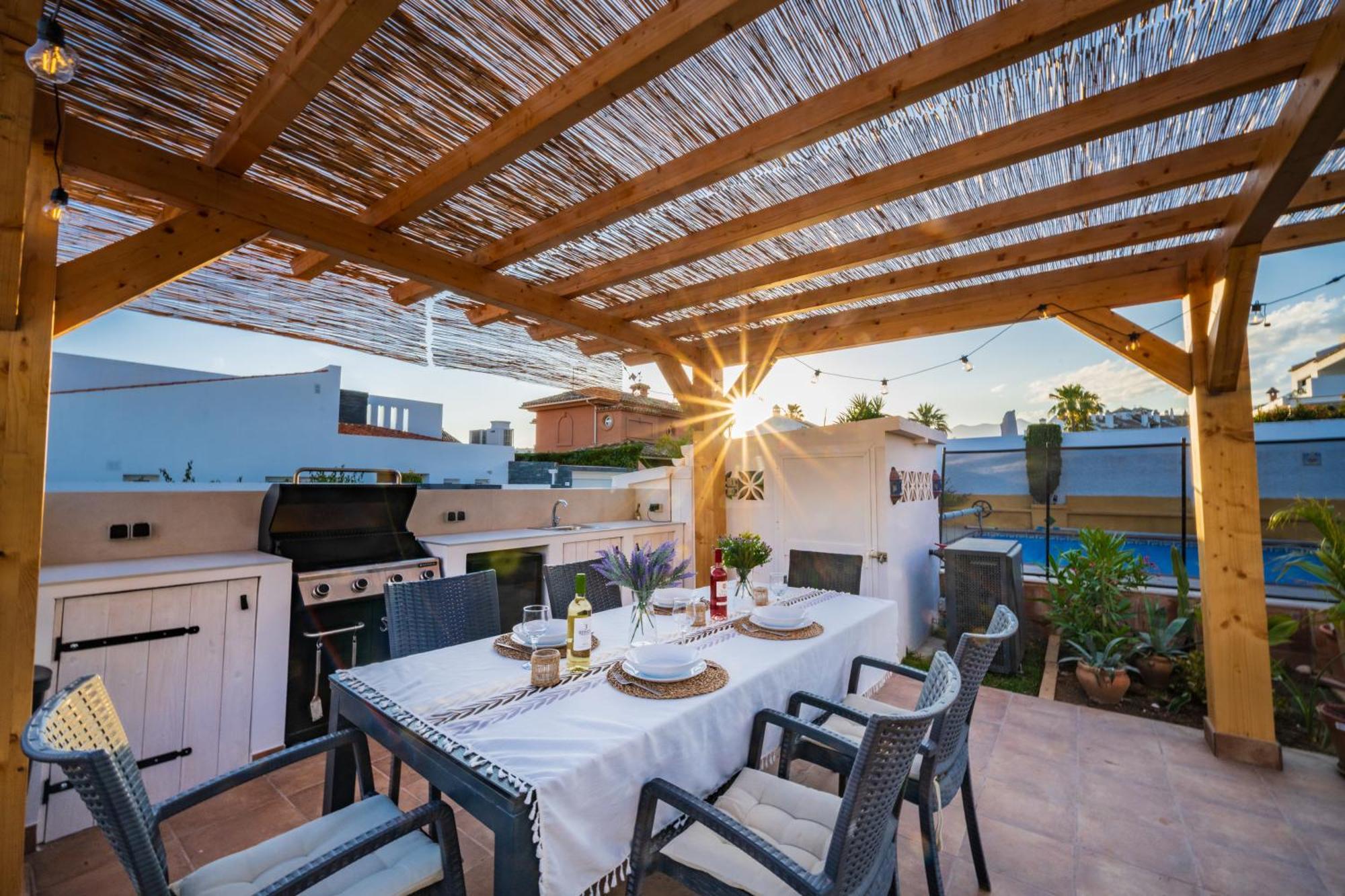 Typical Beach House Las Chapas Playa With Heated Pool Марбелья Экстерьер фото